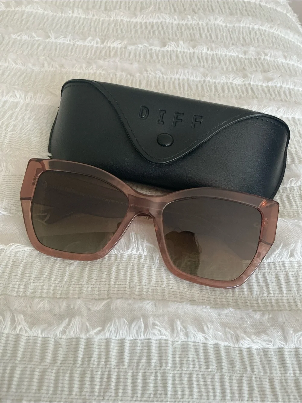 DIFF cat eye women’s sunglasses light brown